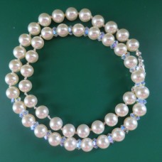 Eleganta  baltas vai krēmkrāsas pērļu kaklarota ar Swarovski kristāliem AB  8mm